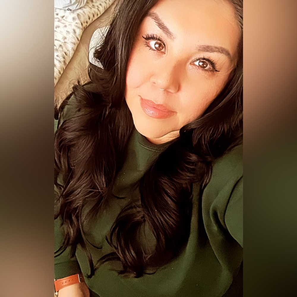 Meet your Posher, Desiree